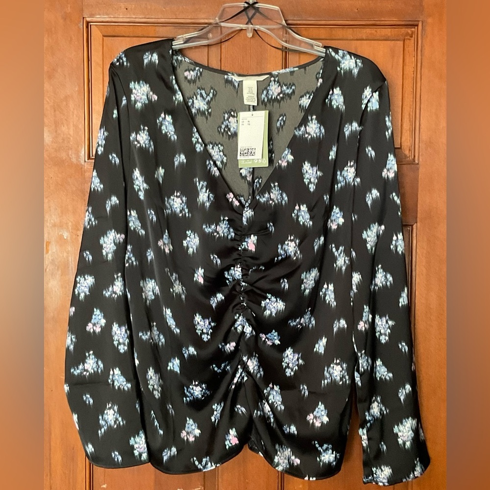 H&M Black Floral Ruched Blouse
